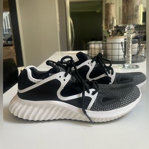 Brand new adidas bounce women’s running shoe